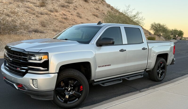 
								2017 Chevrolet Silverado 1500 Crew Cab Z71 LTZ Pickup 4D 5 3/4 ft full									