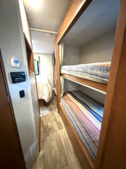 
										2017 Winnebago Class C RV MINNIE WINNIE full									