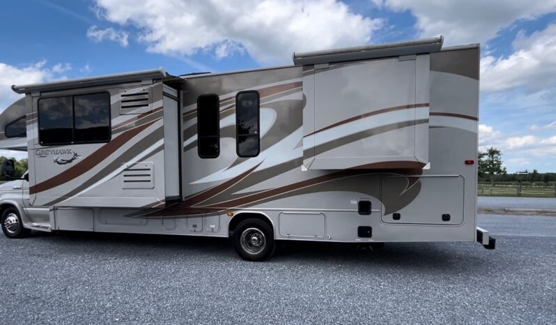 
								2013 Jayco Class C RV GREYHAWK 31 DS full									