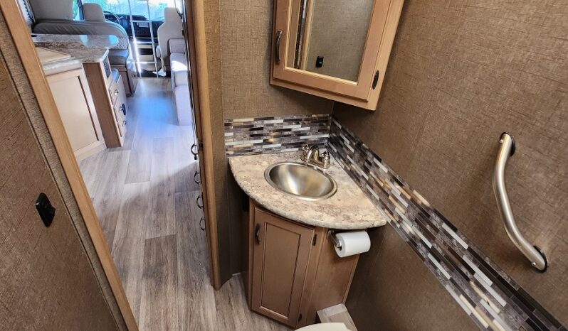 
								2018 Thor Motor Coach Class C RV FREEDOM ELITE 26HE full									