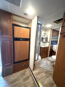 
										2017 Winnebago Class C RV MINNIE WINNIE full									