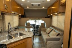 
										2017 Thor Motor Coach Class C RV FREEDOM ELITE 26HE full									