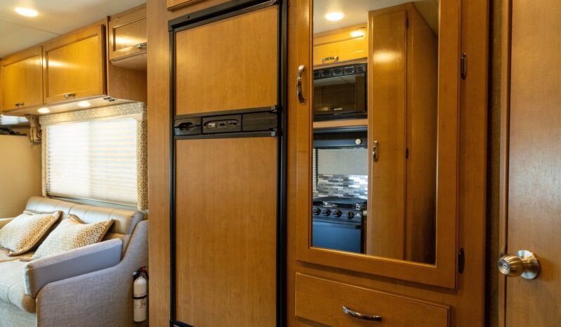 
								2017 Thor Motor Coach Class C RV FREEDOM ELITE 26HE full									