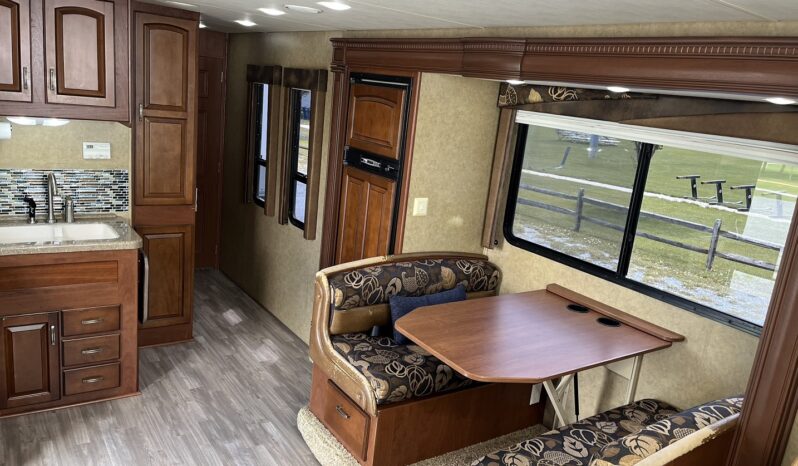 
								2013 Jayco Class C RV GREYHAWK 31 DS full									