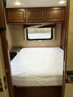 
										2013 Jayco Class C RV GREYHAWK 31 DS full									