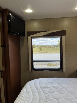 
										2013 Jayco Class C RV GREYHAWK 31 DS full									