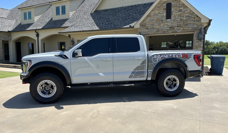 
								2023 Ford F150 SuperCrew Cab Raptor R Pickup 4D 5 1/2 ft full									