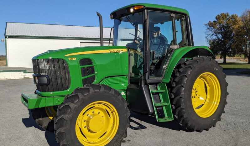 
								2011 John Deere 7130 full									