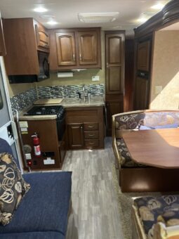 
										2013 Jayco Class C RV GREYHAWK 31 DS full									