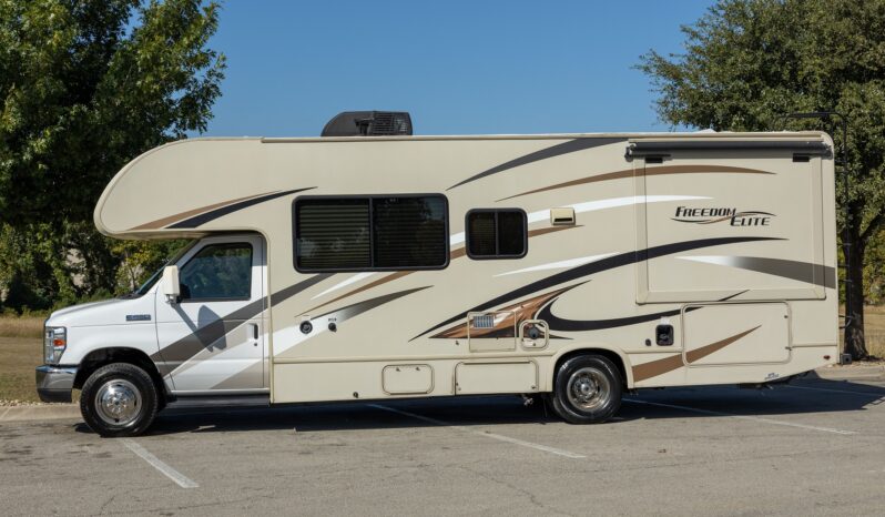 
								2017 Thor Motor Coach Class C RV FREEDOM ELITE 26HE full									