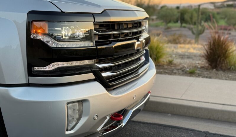 
								2017 Chevrolet Silverado 1500 Crew Cab Z71 LTZ Pickup 4D 5 3/4 ft full									