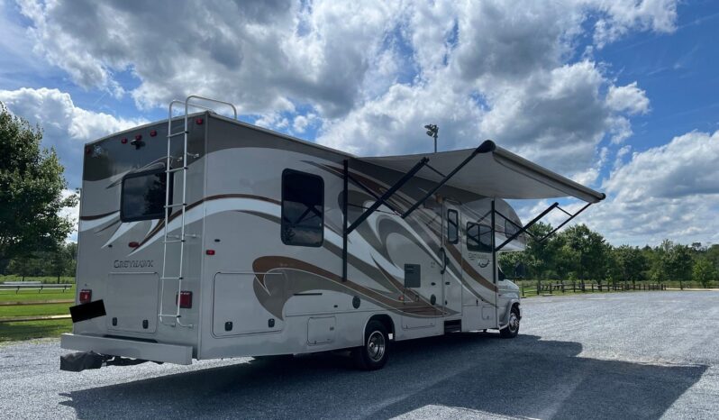 
								2013 Jayco Class C RV GREYHAWK 31 DS full									