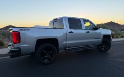 
										2017 Chevrolet Silverado 1500 Crew Cab Z71 LTZ Pickup 4D 5 3/4 ft full									