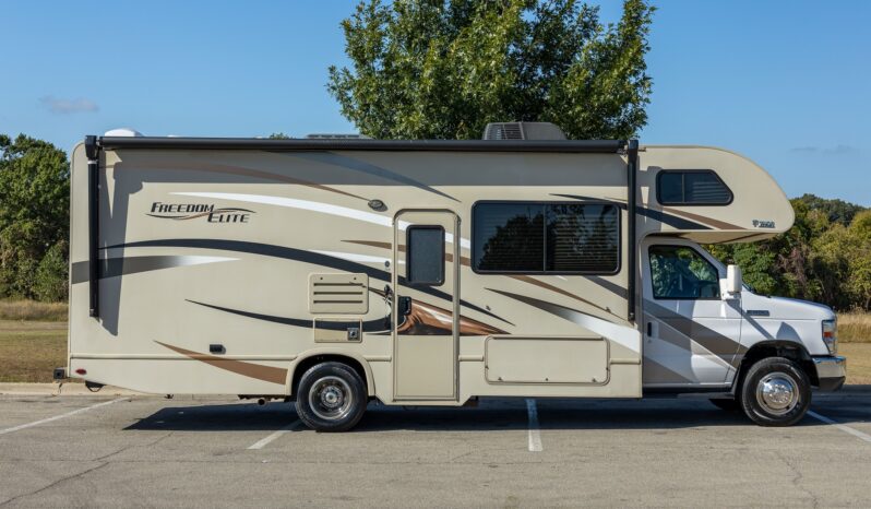 
								2017 Thor Motor Coach Class C RV FREEDOM ELITE 26HE full									