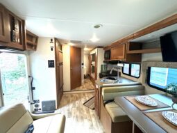 
										2017 Winnebago Class C RV MINNIE WINNIE full									