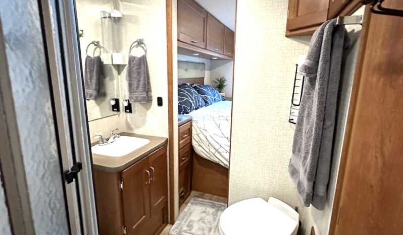 
								2017 Winnebago Class C RV MINNIE WINNIE full									